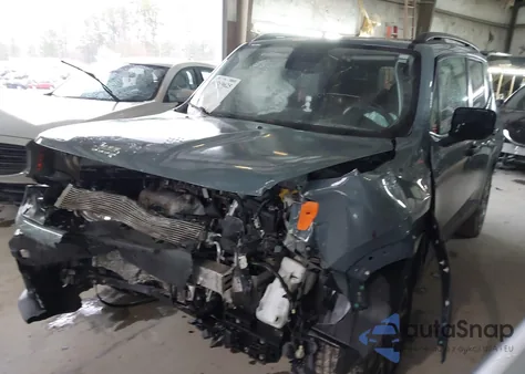 2018 Jeep Renegade Latitude 4X4 из США, поврежденный, VIN ZACCJBBB4JPH17324